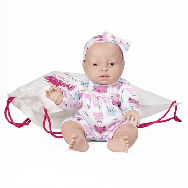 Art 338 - Chloe en mochila